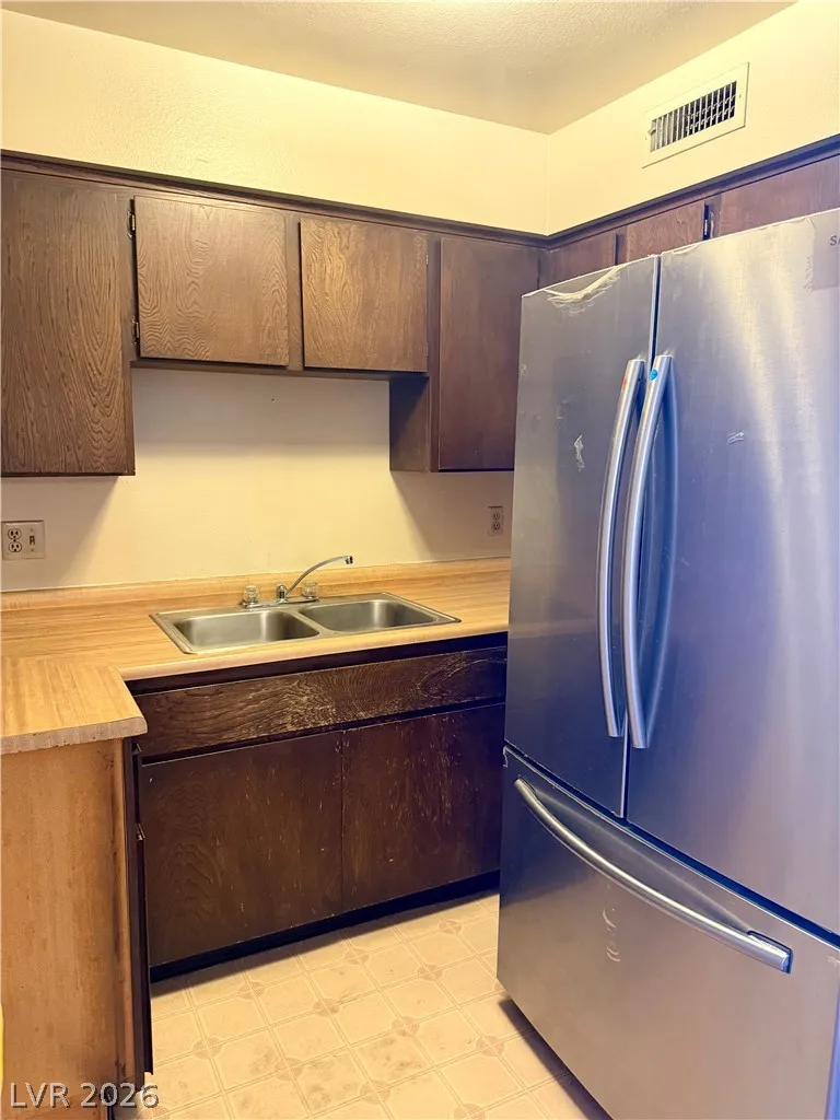 555 S Royal Crest Circle #12 Las Vegas, NV 89169
