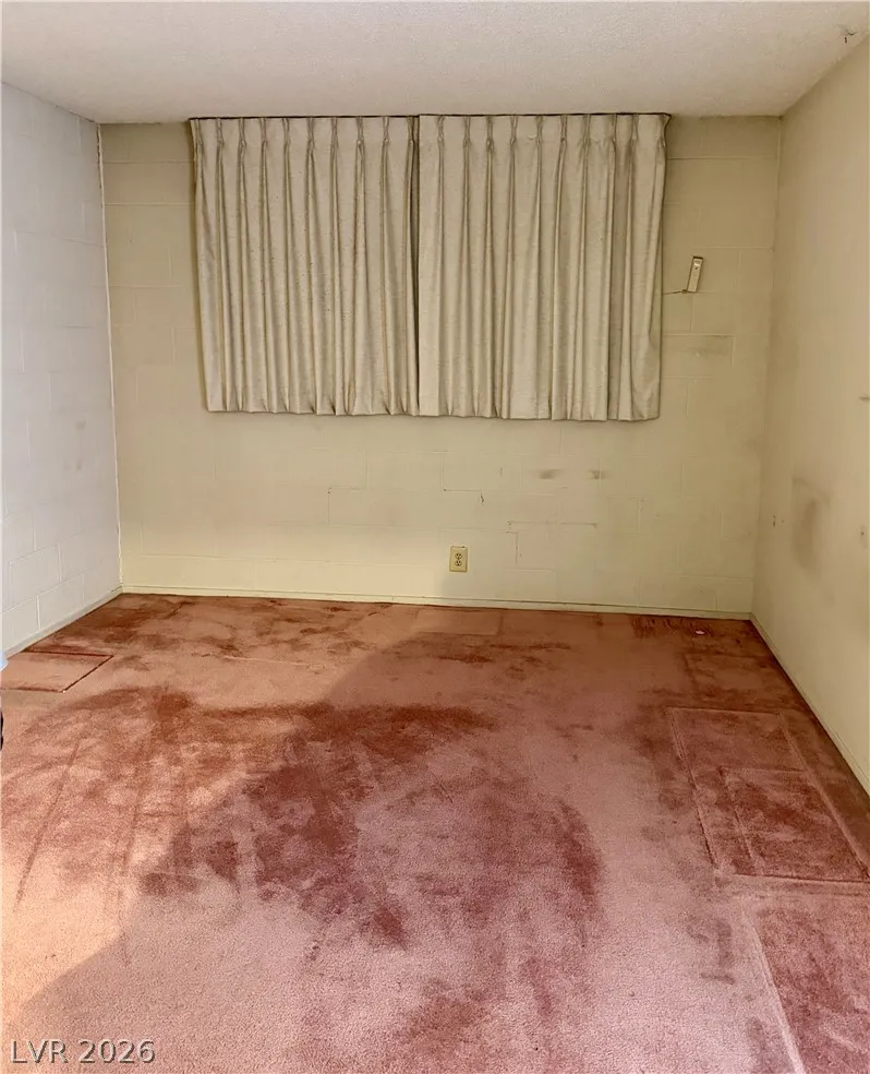 555 S Royal Crest Circle #12 Las Vegas, NV 89169