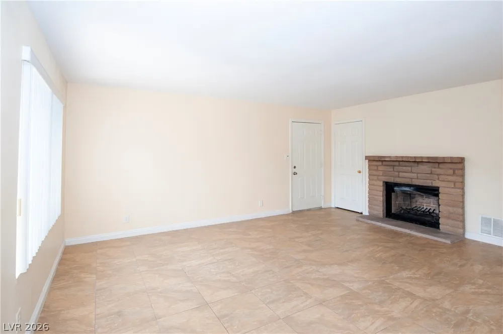 4391 Gannet Circle #11 Las Vegas, NV 89103