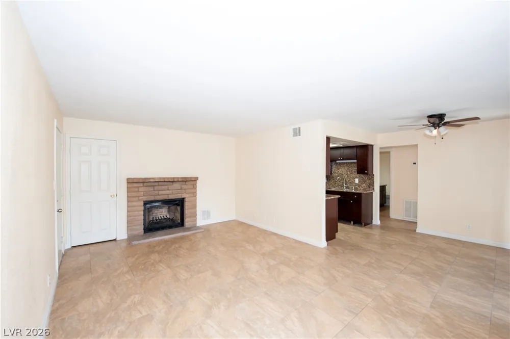 4391 Gannet Circle #11 Las Vegas, NV 89103