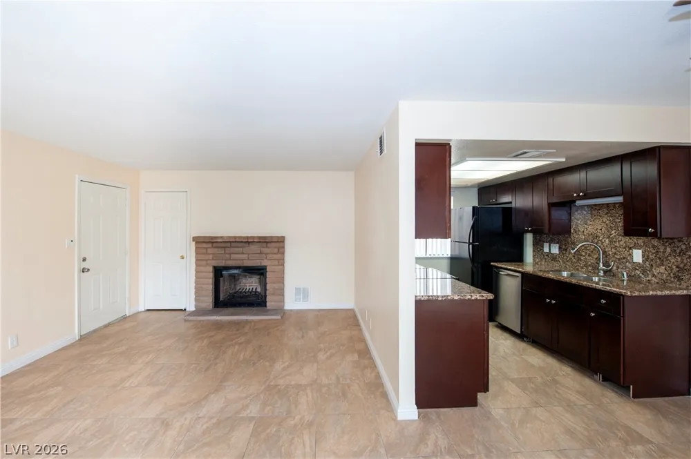 4391 Gannet Circle #11 Las Vegas, NV 89103