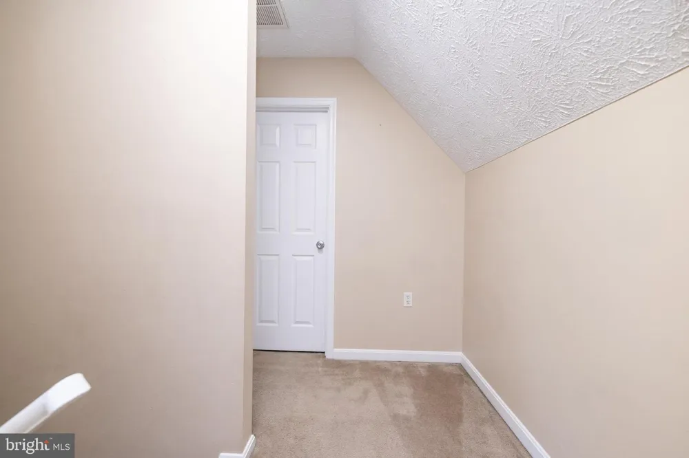 216 NIGHTINGALE Stephens City, VA 22655