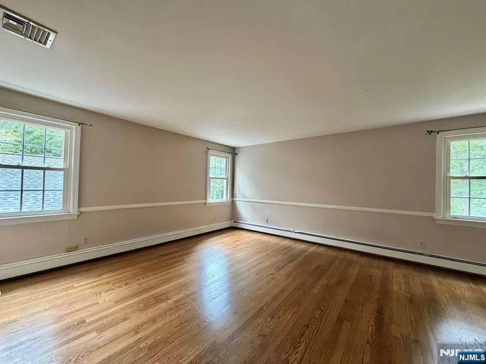 312 Wales Avenue River Edge, NJ 07661