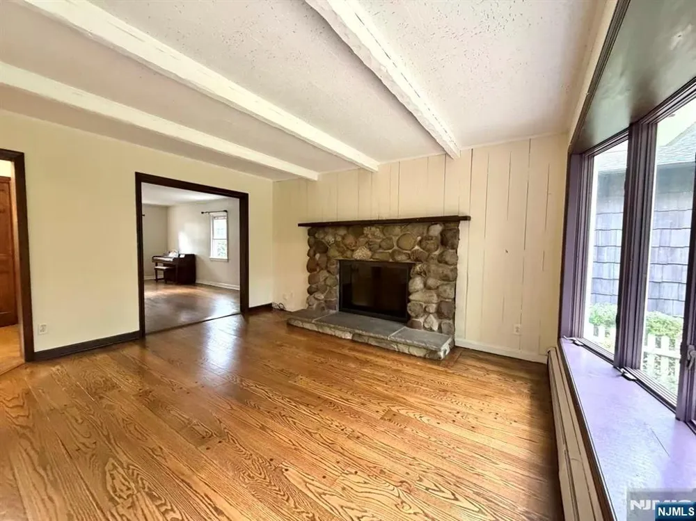 312 Wales Avenue River Edge, NJ 07661