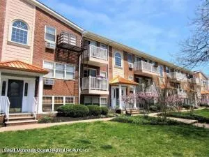 311 4th Avenue #202