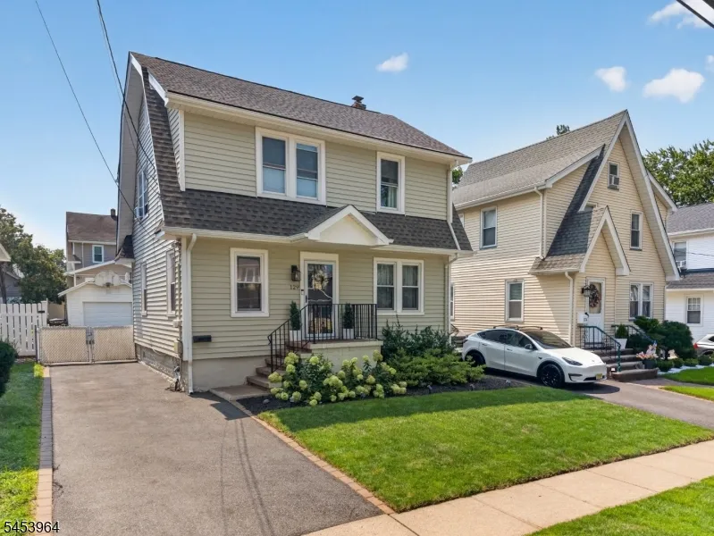 129 Demarest Ave Bloomfield, NJ 07003