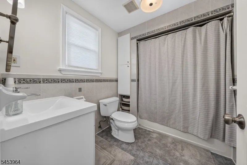 129 Demarest Ave Bloomfield, NJ 07003
