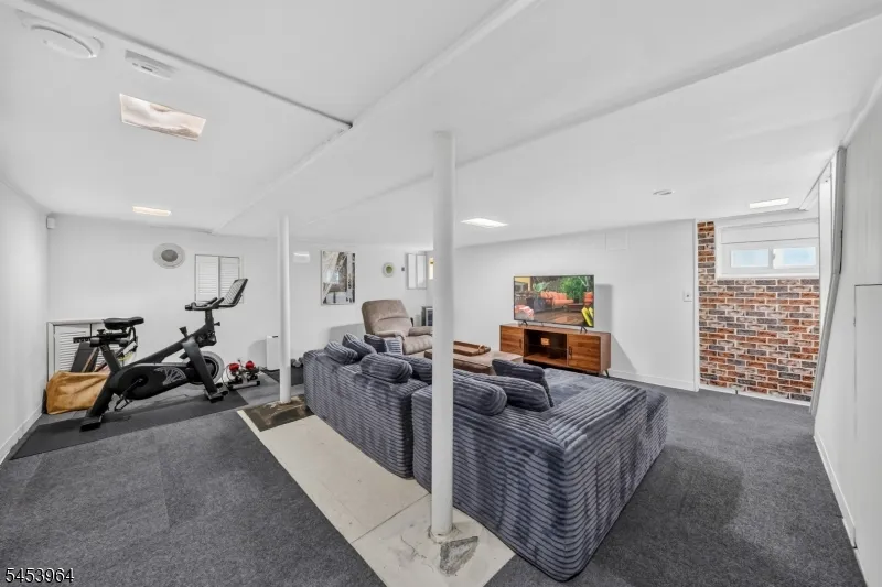129 Demarest Ave Bloomfield, NJ 07003