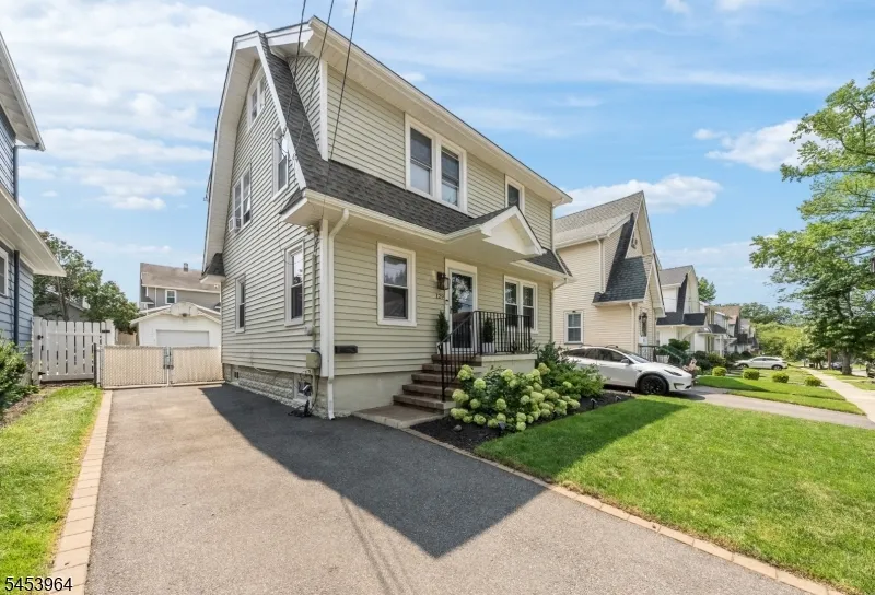 129 Demarest Ave Bloomfield, NJ 07003