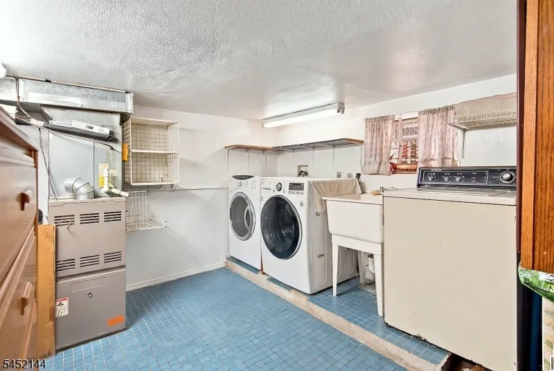 752 Forest St Kearny Town, NJ 07032