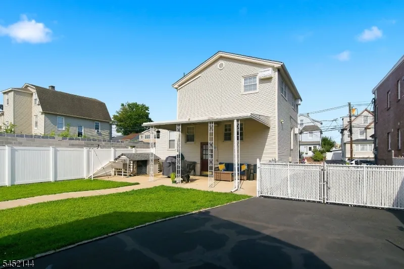 752 Forest St Kearny Town, NJ 07032