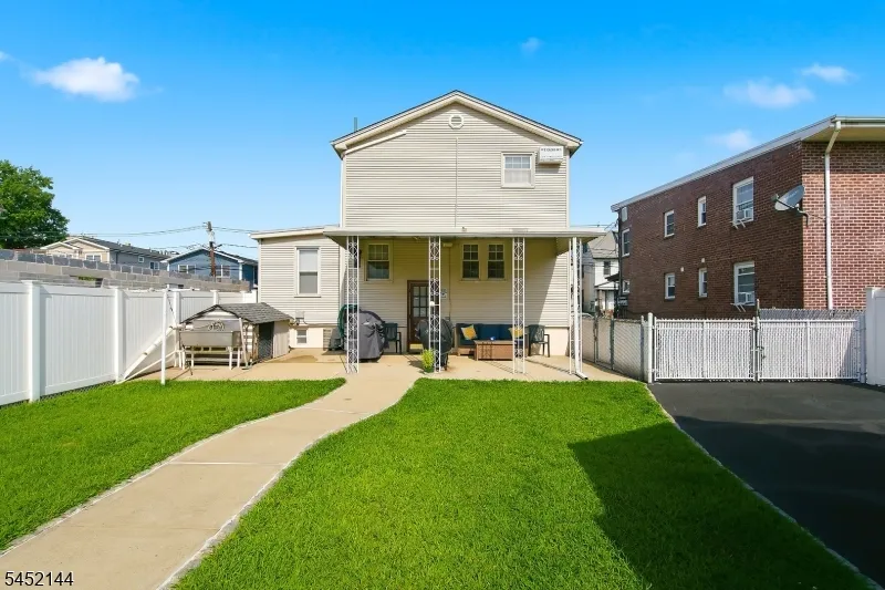 752 Forest St Kearny Town, NJ 07032