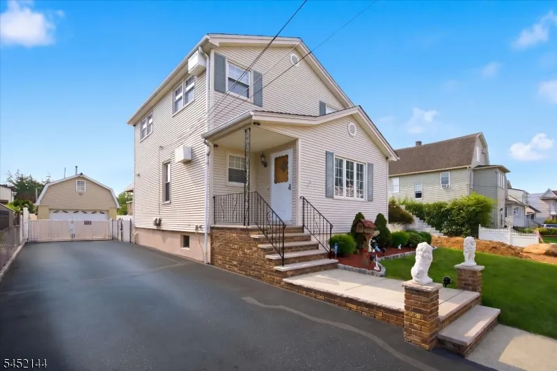 752 Forest St Kearny Town, NJ 07032