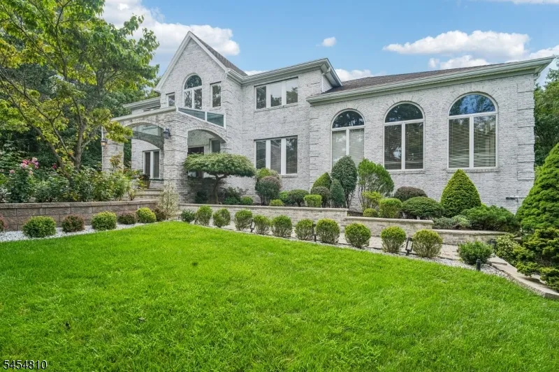 24 Emerson Rd Parsippany-Troy Hills, NJ 07950