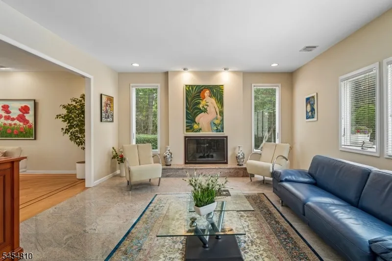 24 Emerson Rd Parsippany-Troy Hills, NJ 07950