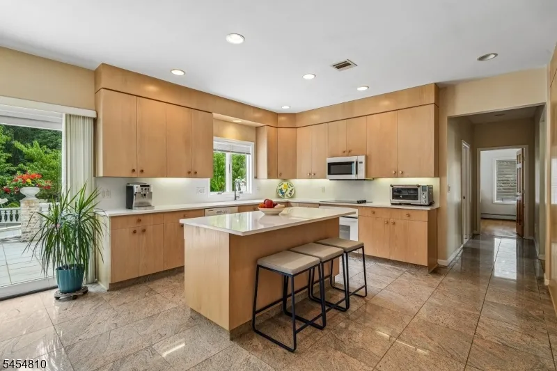 24 Emerson Rd Parsippany-Troy Hills, NJ 07950