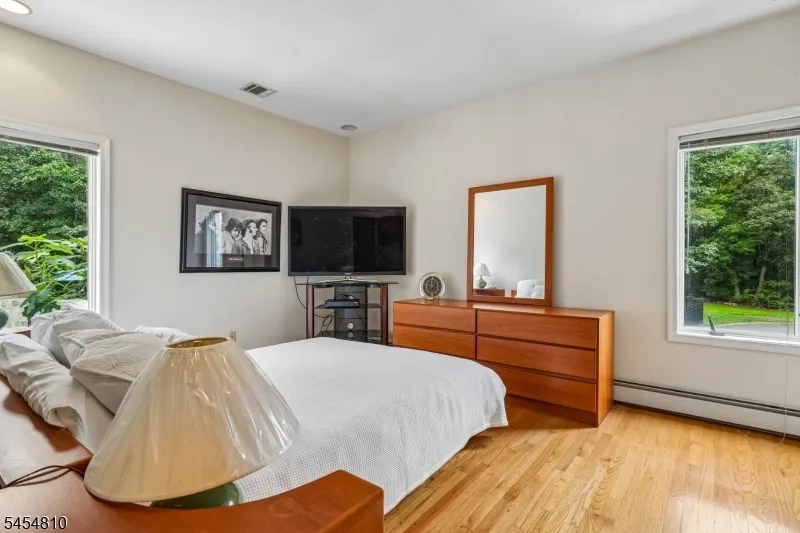 24 Emerson Rd Parsippany-Troy Hills, NJ 07950