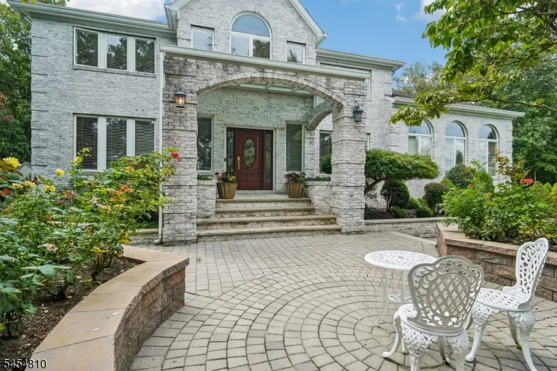24 Emerson Rd Parsippany-Troy Hills, NJ 07950