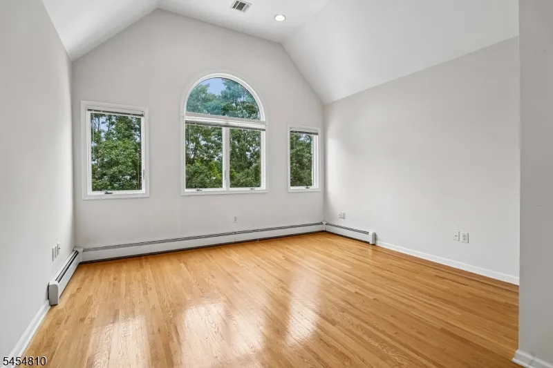 24 Emerson Rd Parsippany-Troy Hills, NJ 07950