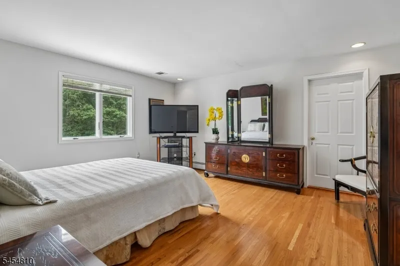 24 Emerson Rd Parsippany-Troy Hills, NJ 07950