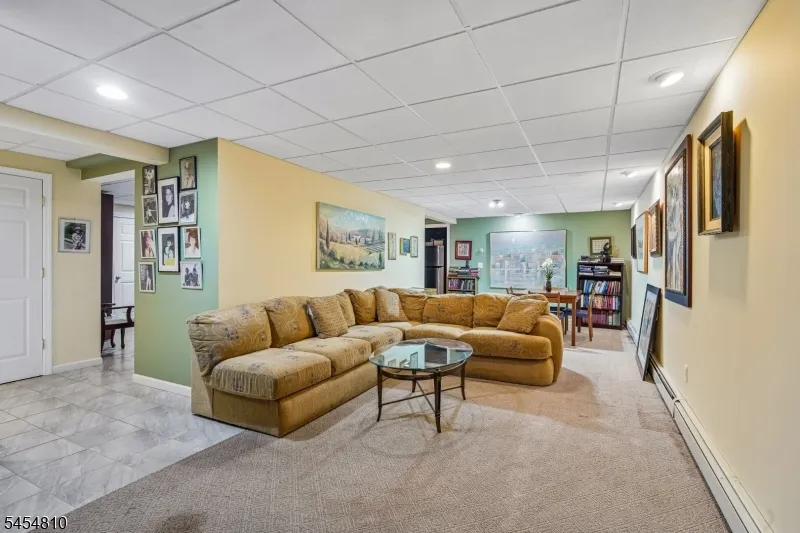 24 Emerson Rd Parsippany-Troy Hills, NJ 07950