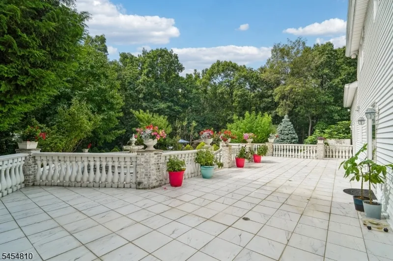 24 Emerson Rd Parsippany-Troy Hills, NJ 07950