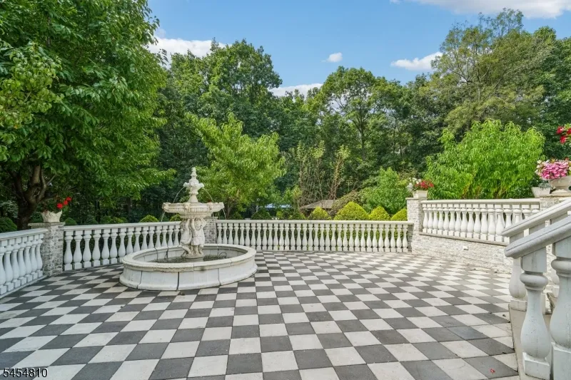 24 Emerson Rd Parsippany-Troy Hills, NJ 07950