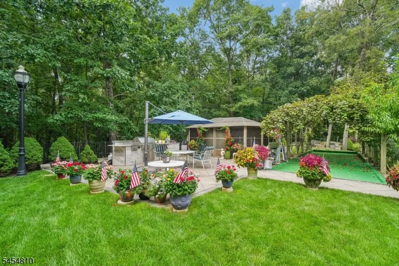 24 Emerson Rd Parsippany-Troy Hills, NJ 07950