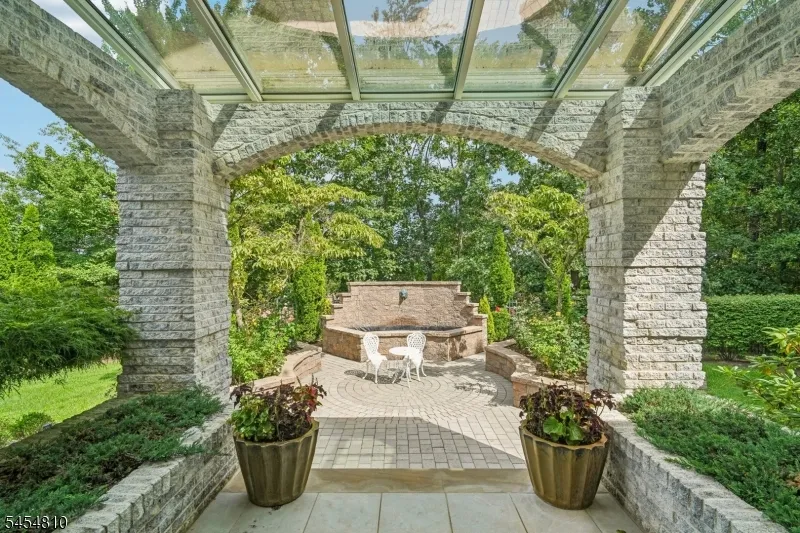24 Emerson Rd Parsippany-Troy Hills, NJ 07950