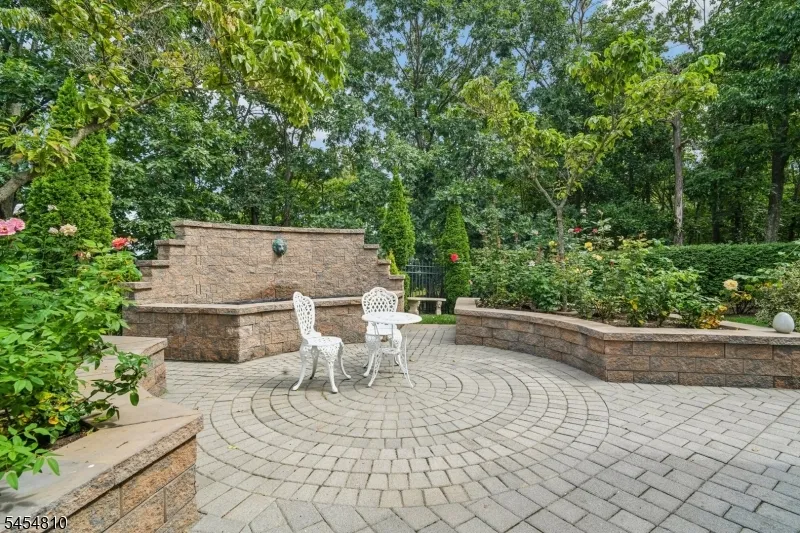 24 Emerson Rd Parsippany-Troy Hills, NJ 07950