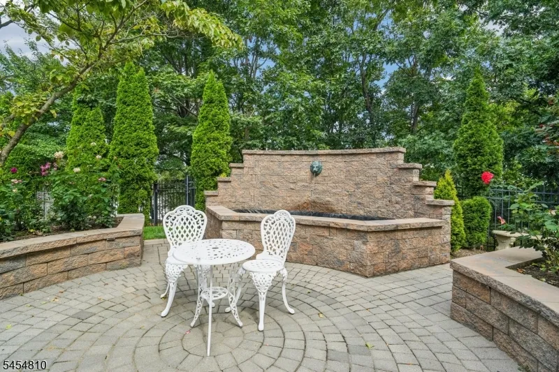 24 Emerson Rd Parsippany-Troy Hills, NJ 07950
