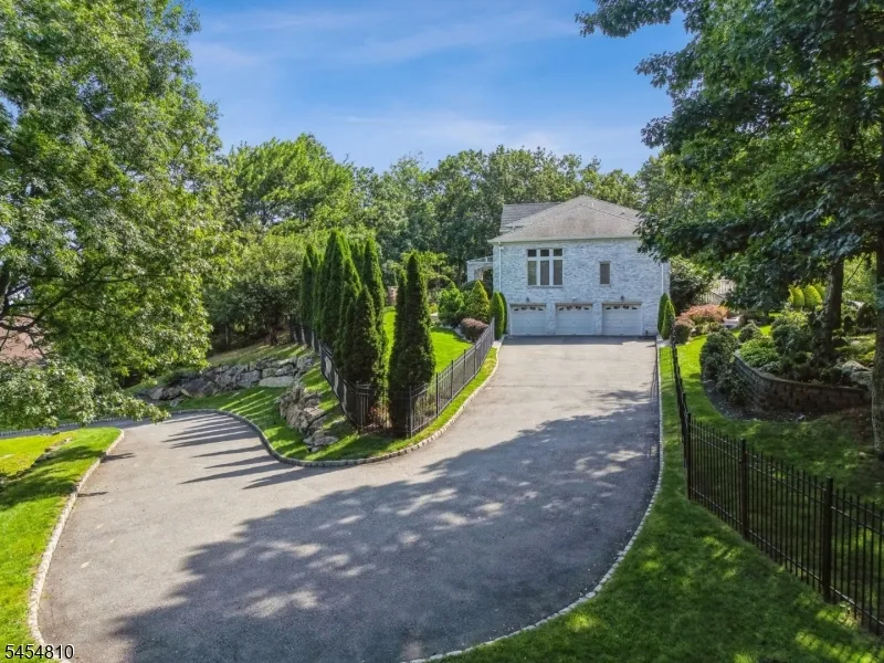 24 Emerson Rd Parsippany-Troy Hills, NJ 07950