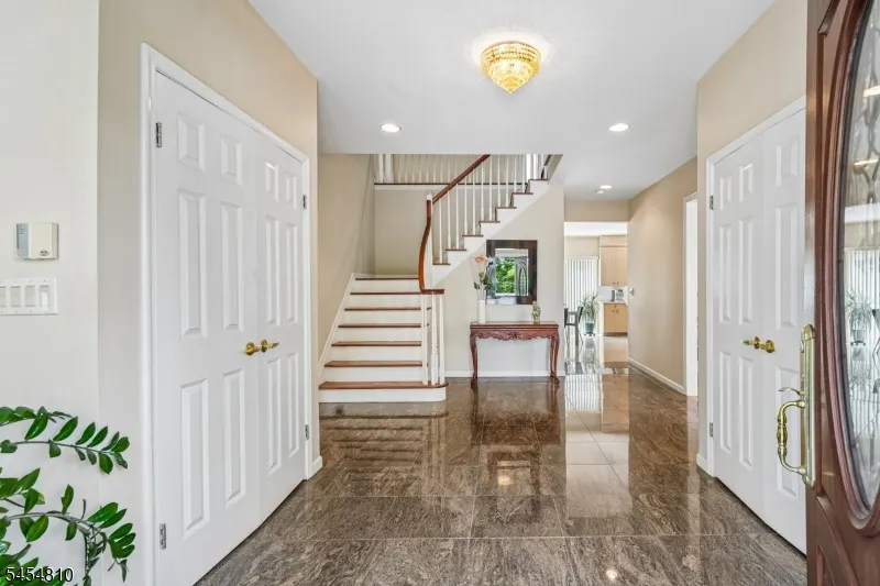 24 Emerson Rd Parsippany-Troy Hills, NJ 07950