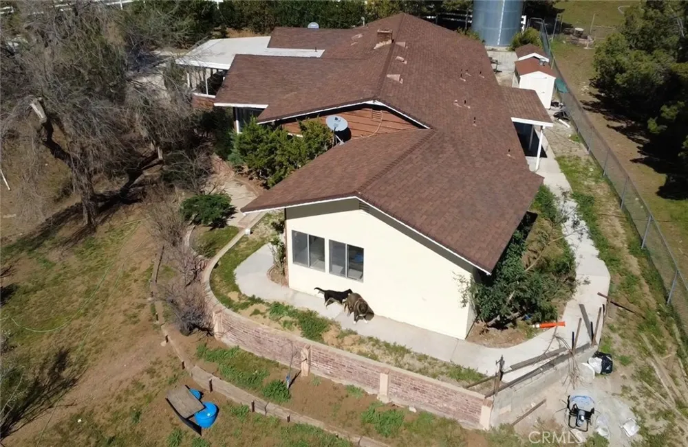 33716 Hubbard Acton, CA 93510