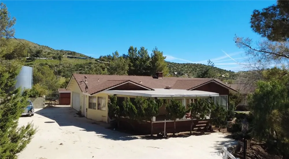 33716 Hubbard Acton, CA 93510