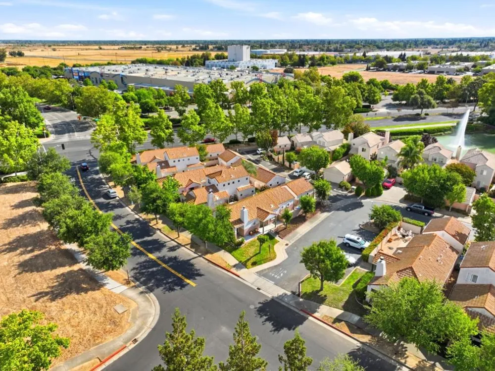 9113 Haussman Street Elk Grove, CA 95758