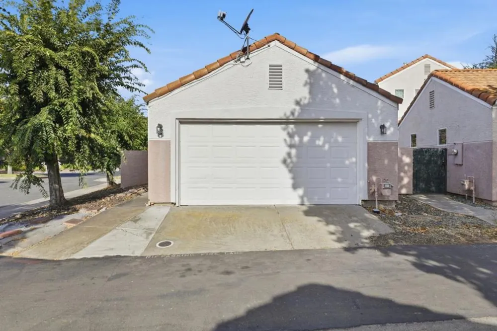 9113 Haussman Street Elk Grove, CA 95758