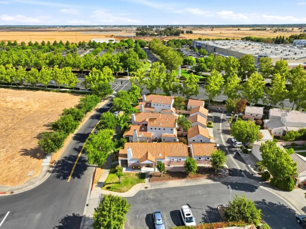 9113 Haussman Street Elk Grove, CA 95758