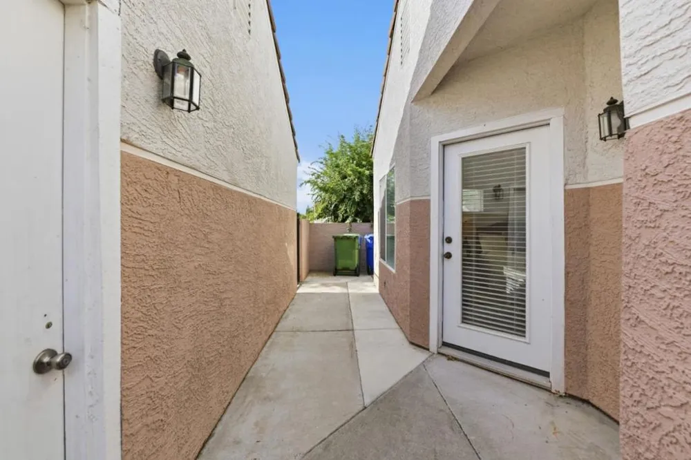 9113 Haussman Street Elk Grove, CA 95758