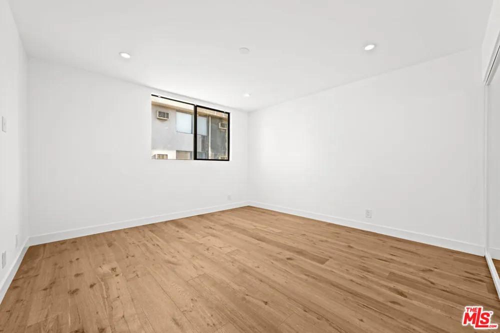 8611 Burton Way #15 Los Angeles, CA 90048