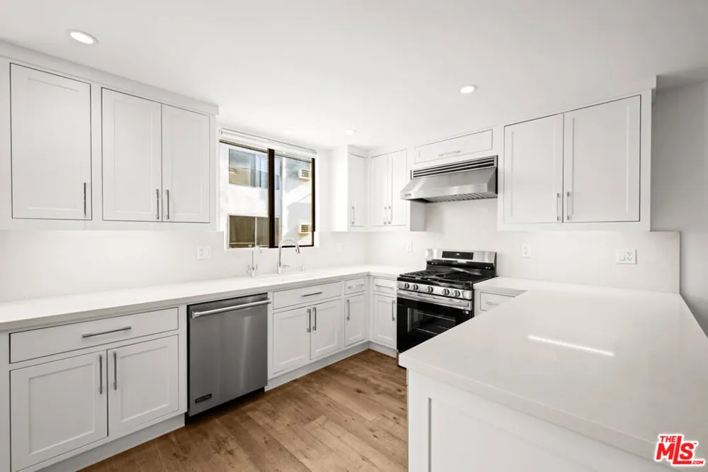 8611 Burton Way #15 Los Angeles, CA 90048