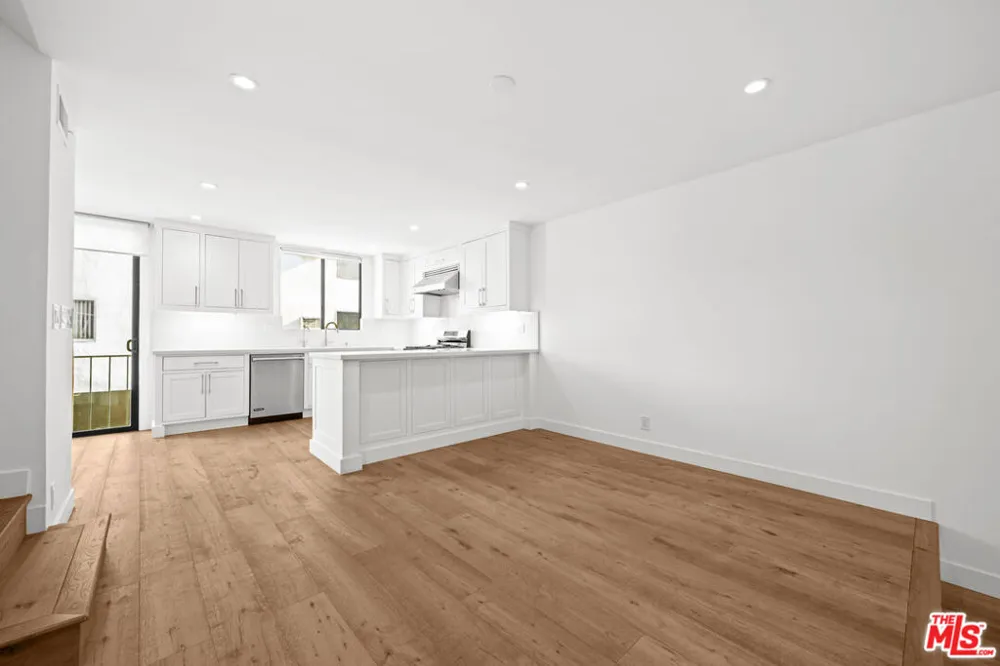 8611 Burton Way #15 Los Angeles, CA 90048