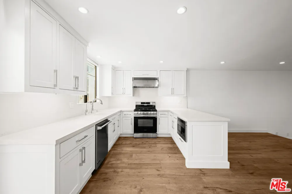 8611 Burton Way #15 Los Angeles, CA 90048