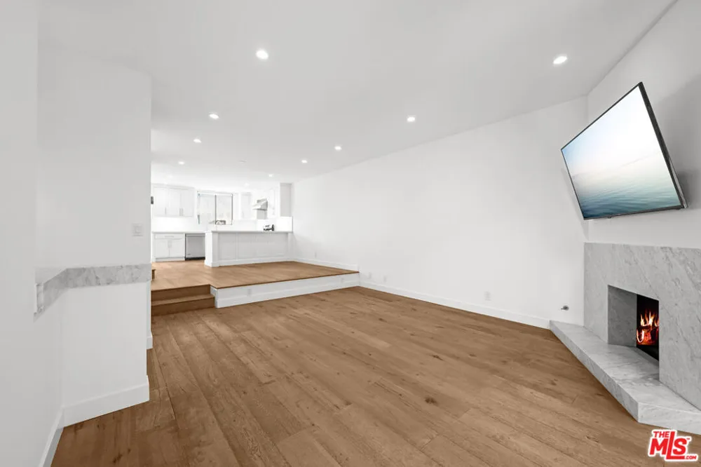 8611 Burton Way #15 Los Angeles, CA 90048