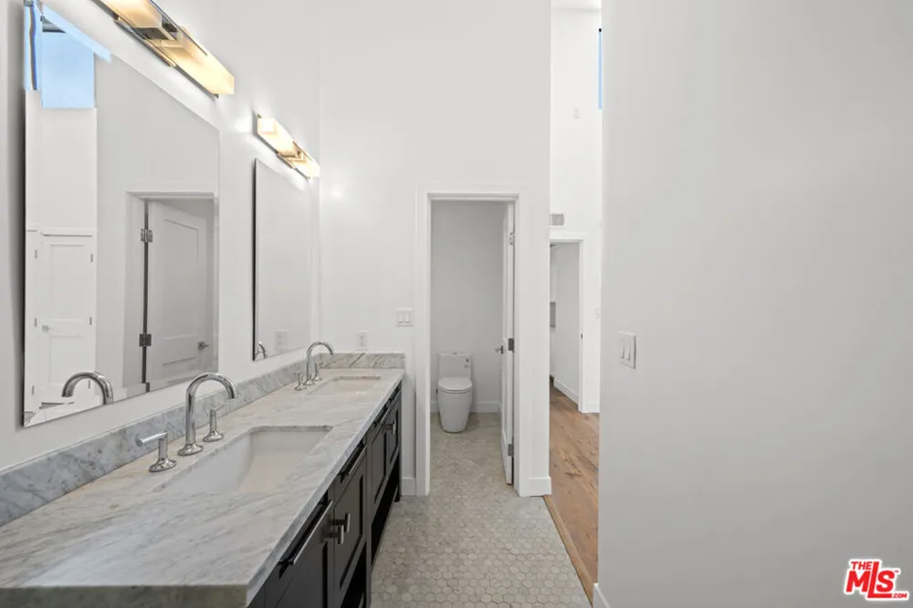 8611 Burton Way #15 Los Angeles, CA 90048
