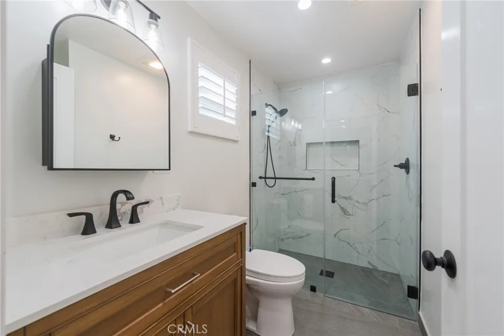 2324 246th Place Lomita, CA 90717