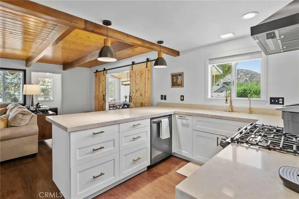 5313 Basel Wrightwood, CA 92397