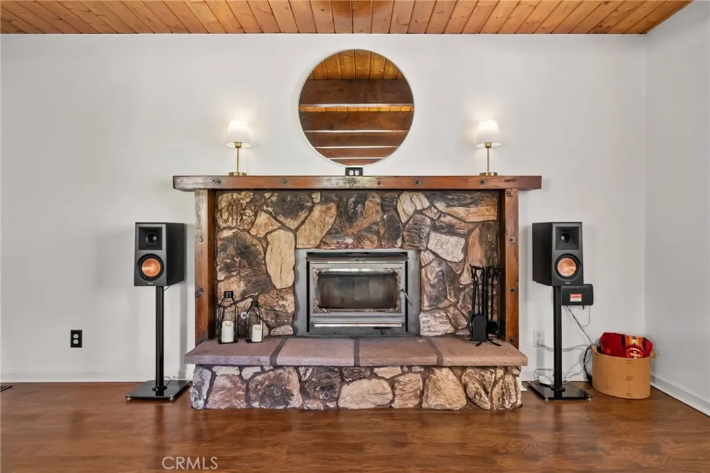 5313 Basel Wrightwood, CA 92397