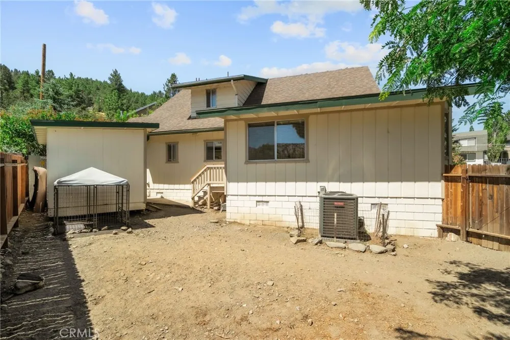 5313 Basel Wrightwood, CA 92397