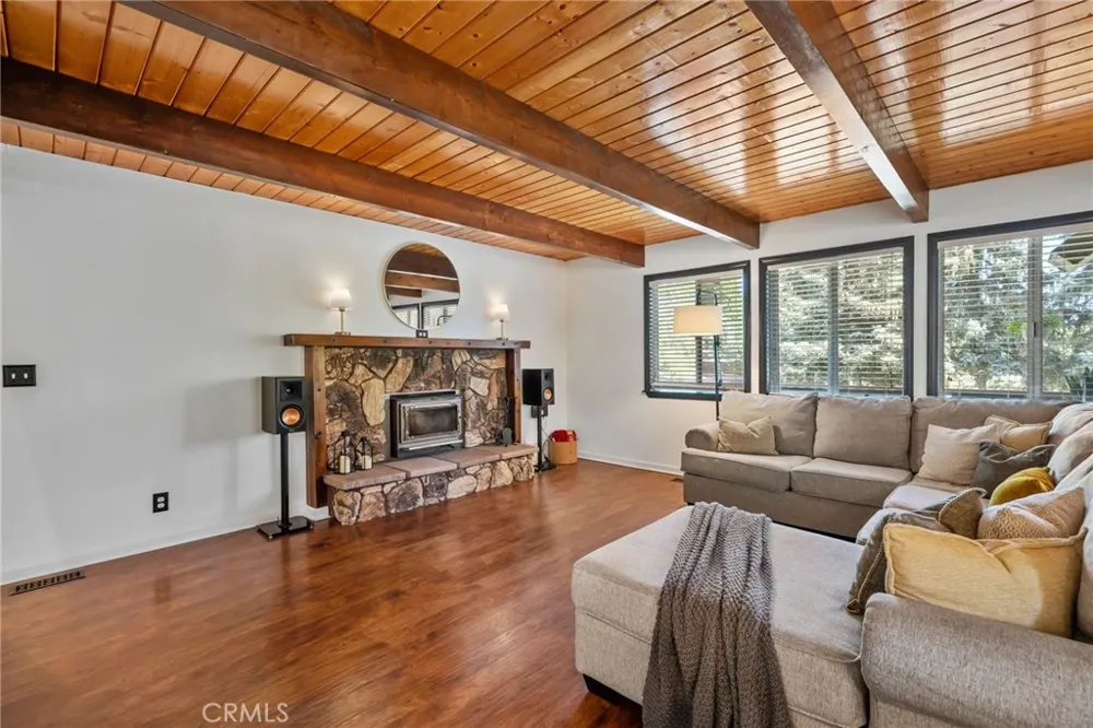 5313 Basel Wrightwood, CA 92397